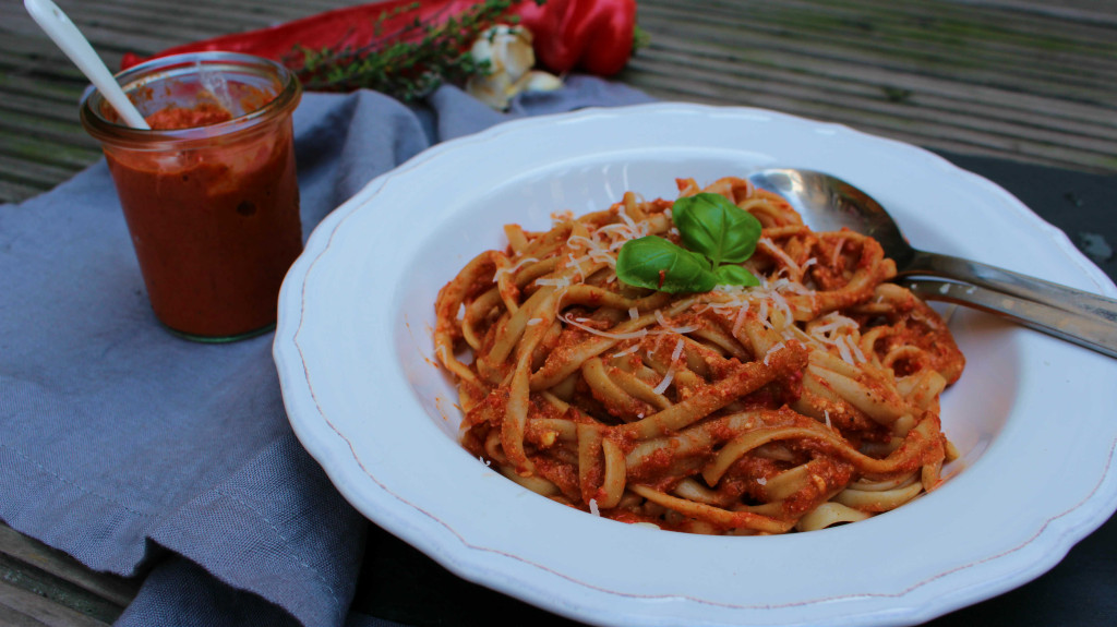 Paprika Pesto mit Linguine