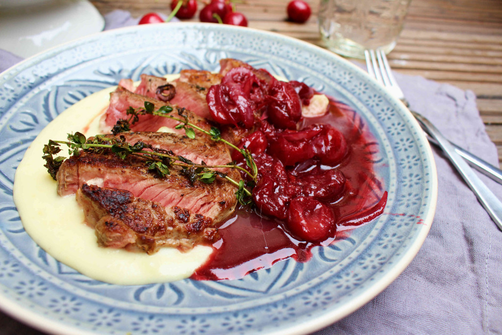 Steak mit Kirschsoße