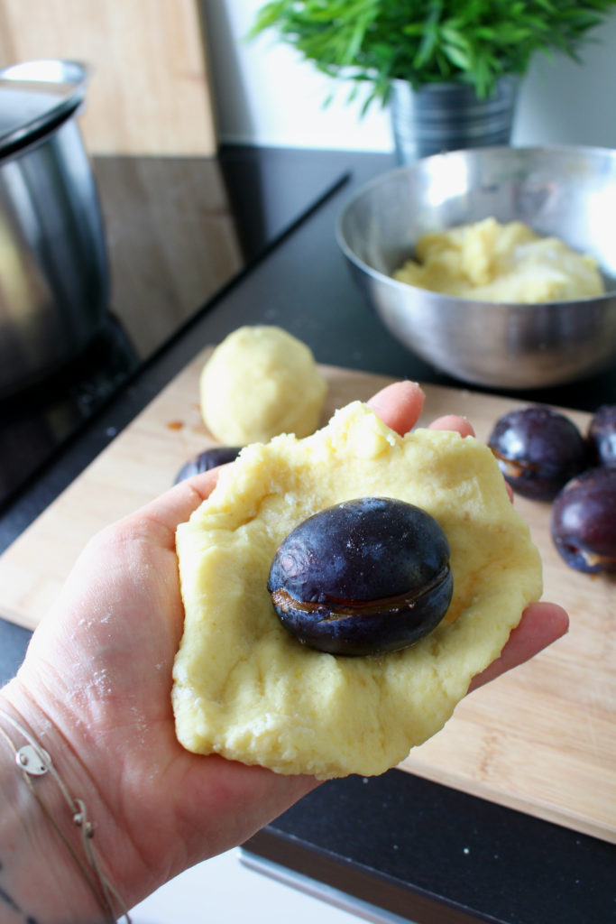 Kartoffelteig Pflaumenknödel