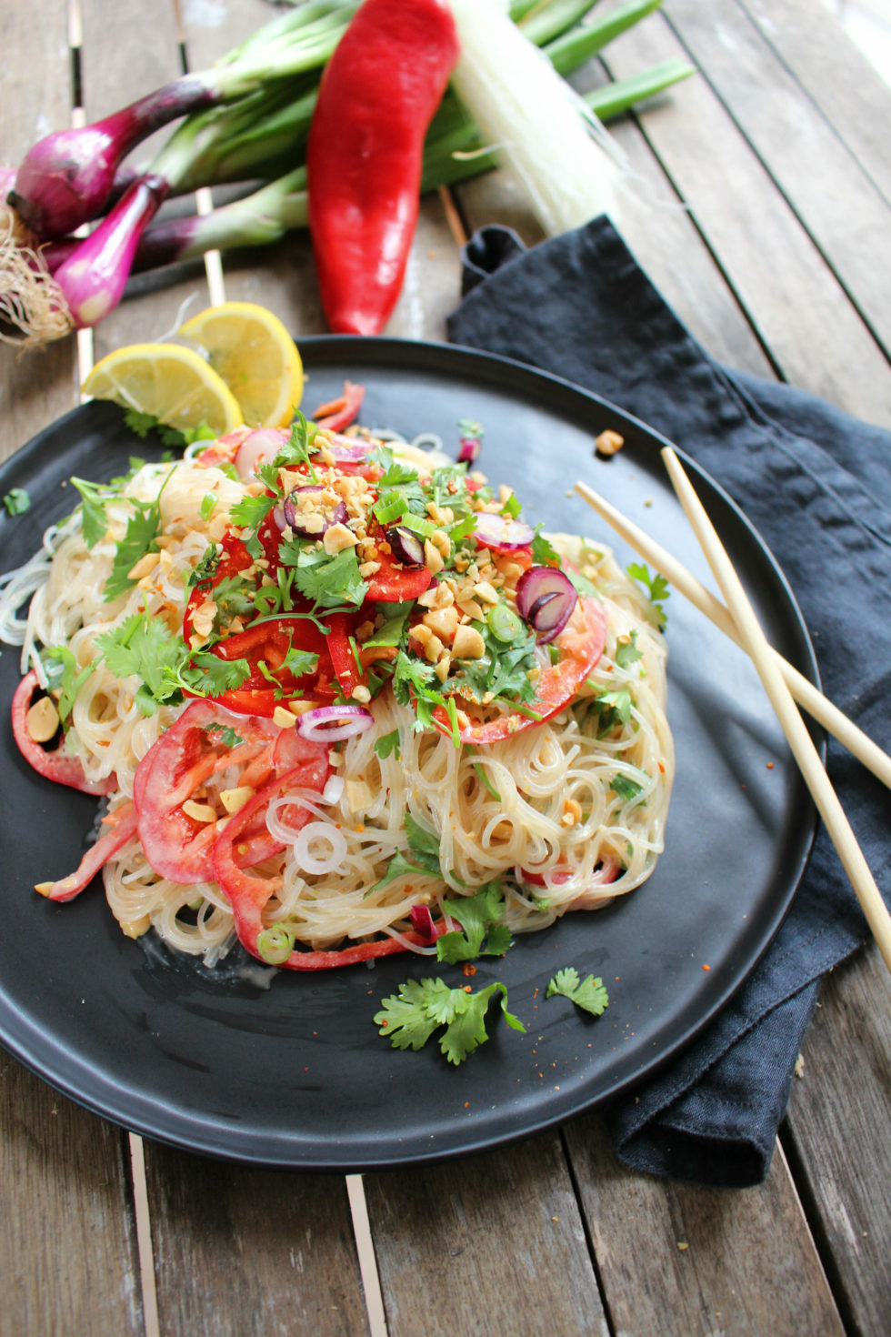 Glasnudelsalat mit Erdnuss-Kokos-Dressing - nonolicious