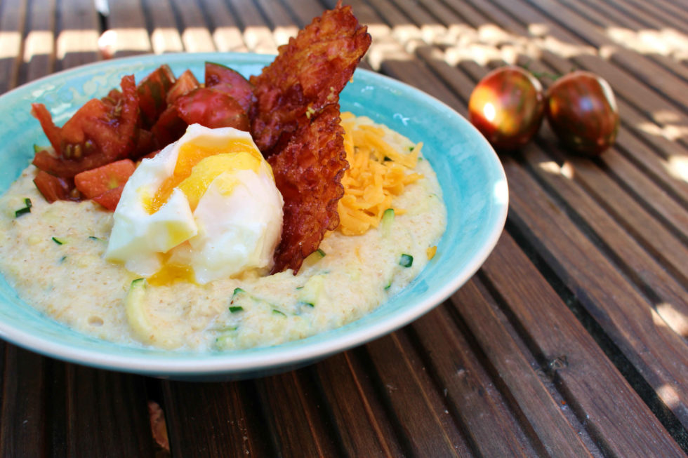 Oatmeal mit Speck und Ei