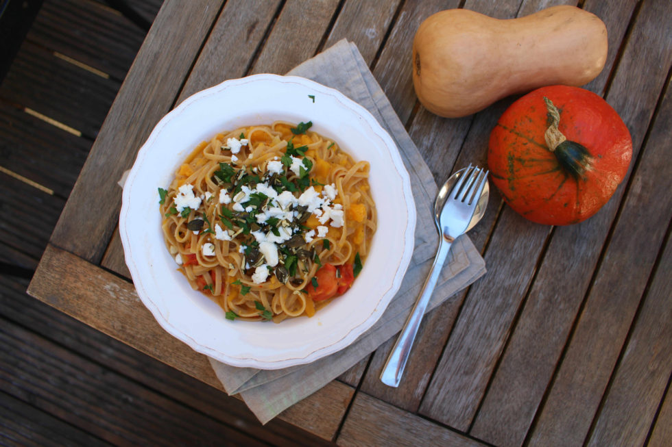 One Pot Pasta mit Kürbis und Fetakäse