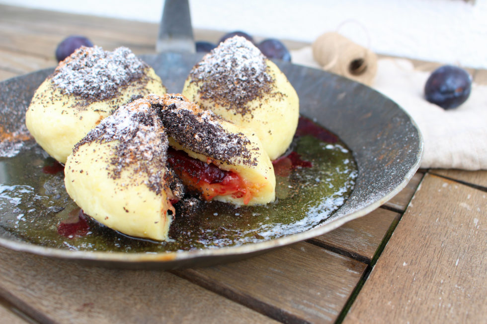 Beschwipste Zwetschgen Knödel mit Mohn