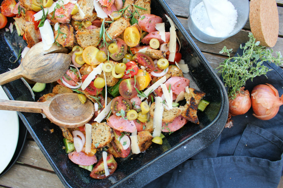 Panzanella mit Salsiccia & Tomatendressing