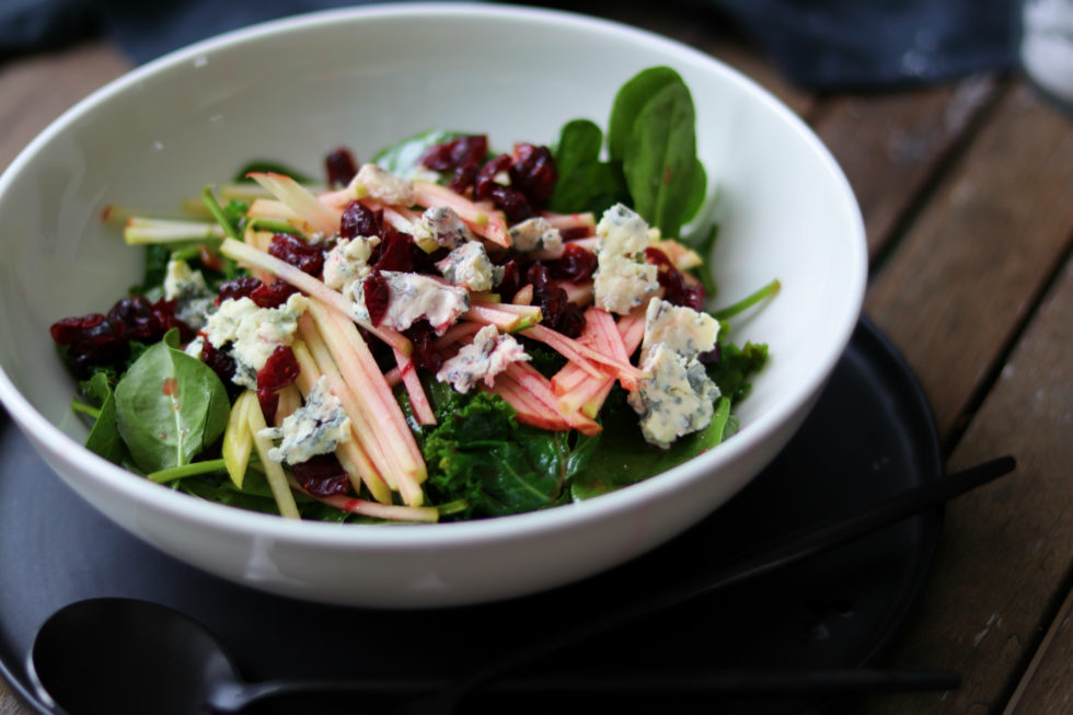 Salat mit Spinat, Grünkohl, Gorgonzola & Blutorangen Dressing