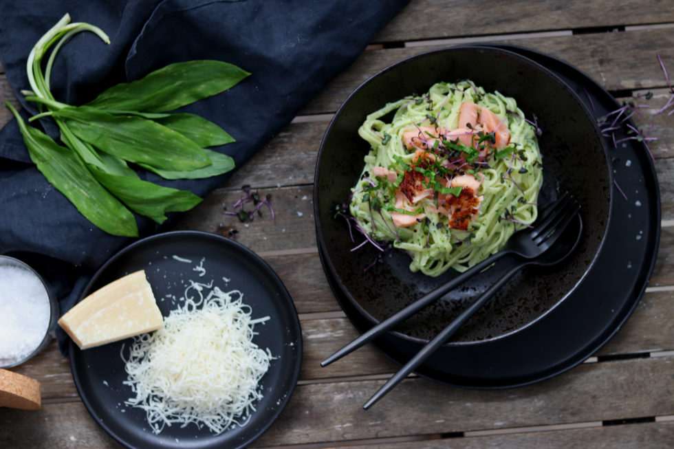 Spaghetti mit Bärlauch Pesto und Lachs