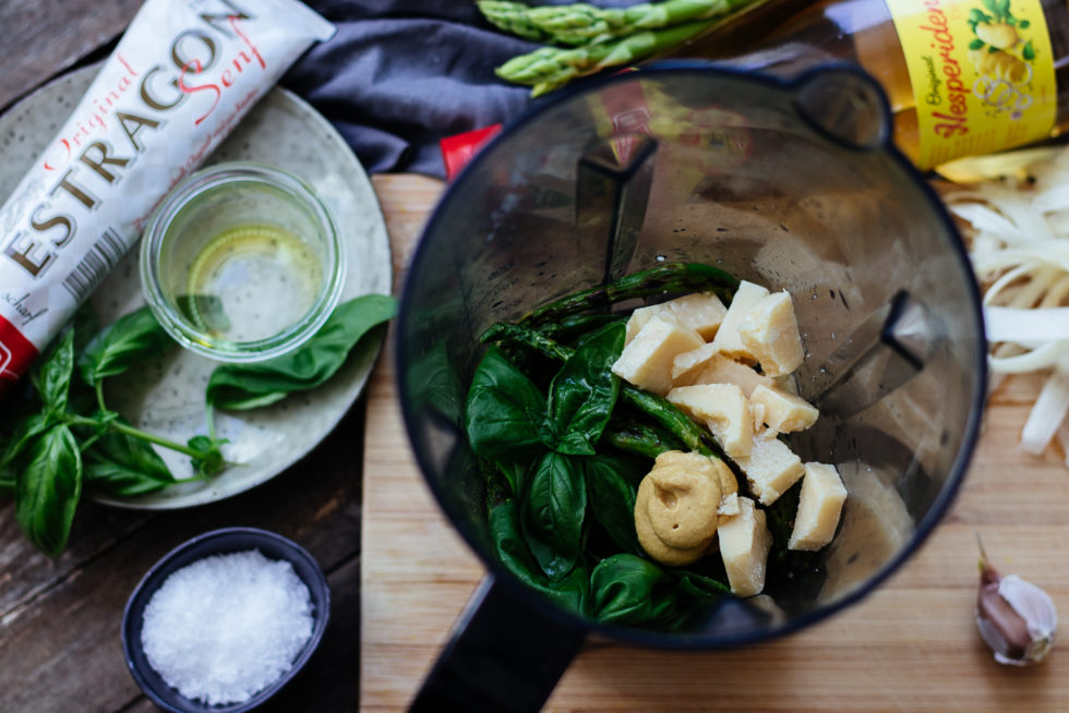 Spargelpesto pürieren